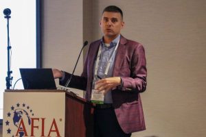 Съвместната марка Baidu и Geely пуска втори модел, който да се конкурира с Tesla · TechNode