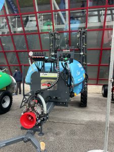 Kuaishou кани девет филмови режисьори да продуцират клипове, използвайки Kling модел · TechNode