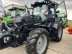 Индустриалното производство и инвестициите в Синцзян отбелязаха значителни печалби през 2025 г