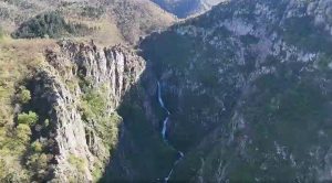 Устинските водопади