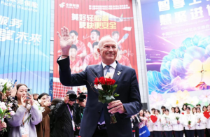 ByteDance пуска Ola Friend, първите си интелигентни слушалки с изкуствен интелект · TechNode