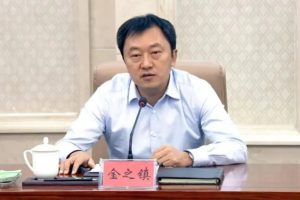 Старши съветник в Синдзян е разследван за партийни нарушения