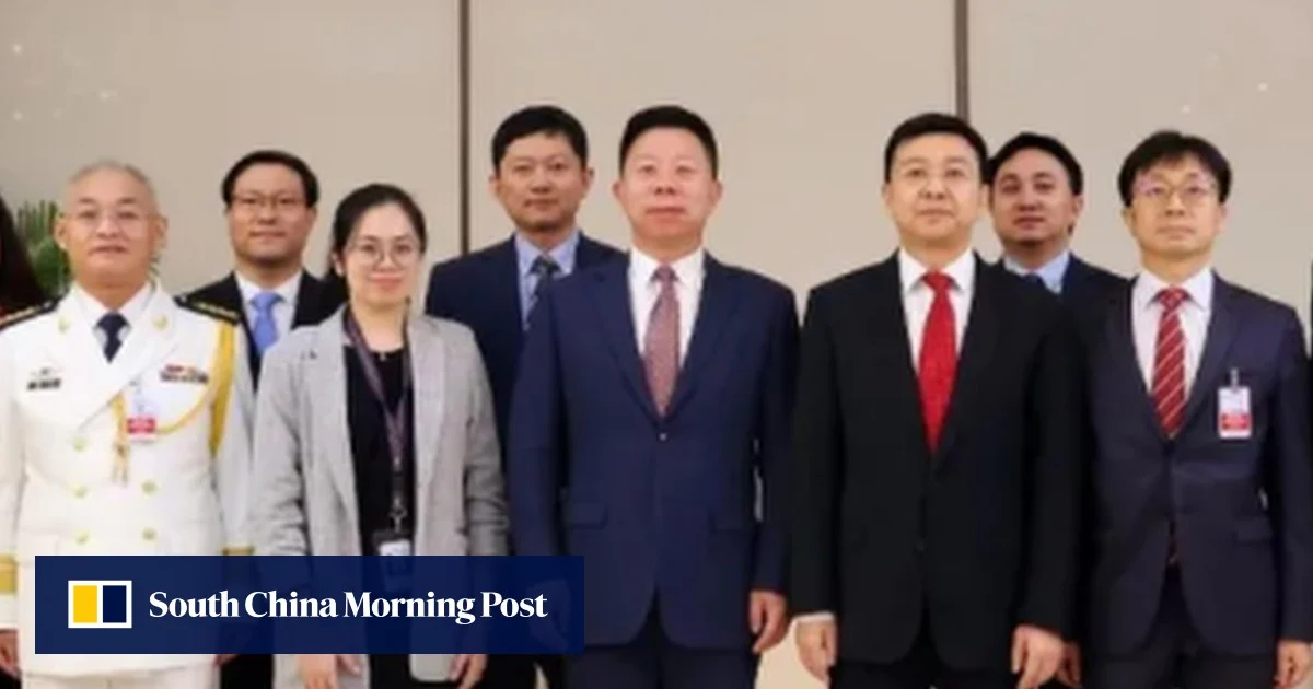 Китай изпраща опитен пратеник с американски опит във Филипините