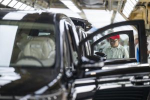 Фабричната дейност в Китай се свива през февруари